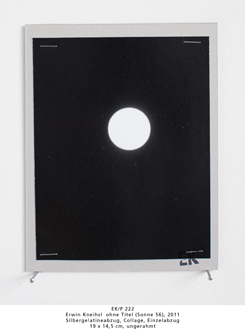 EK/P 222 Erwin Kneihsl  ohne Titel (Sonne 56), 2011 Silbergelatineabzug, Collage, Einzelabzug, 19 x 14,5 cm, ungerahmt