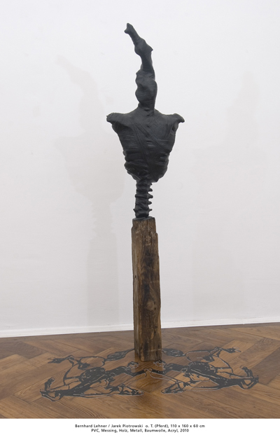 Bernhard Lehner / Jarek Piotrowski  o. T. (Pferd), 110 x 160 x 60 cm PVC, Messing, Holz, Metall, Baumwolle, Acryl, 2010