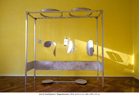 Ulrich Strothjohann  Garderobe, 2007, Metall, Holz, Plastik, 168 x 55 x 45 cm 