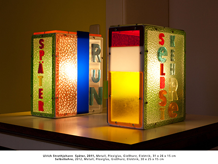 Ulrich Strothjohann  Spter, 2011, Metall, Plexiglas, Gieharz, Elektrik, 31 x 26 x 15 cm Selbstkehre, 2012, Metall, Plexiglas, Gieharz, Elektrik, 30 x 25 x 15 cm 